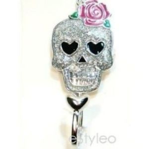 šBetsey Johnson Purse Accessory Hook Skull
